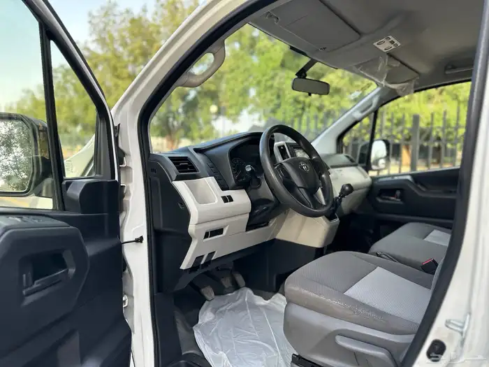 تويوتا باص بضاعه موديل 2019 سعودي قير عادي ديزل 9