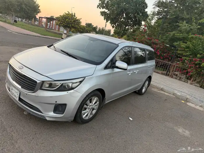 كيا كرنفال عائلي للبيع 2