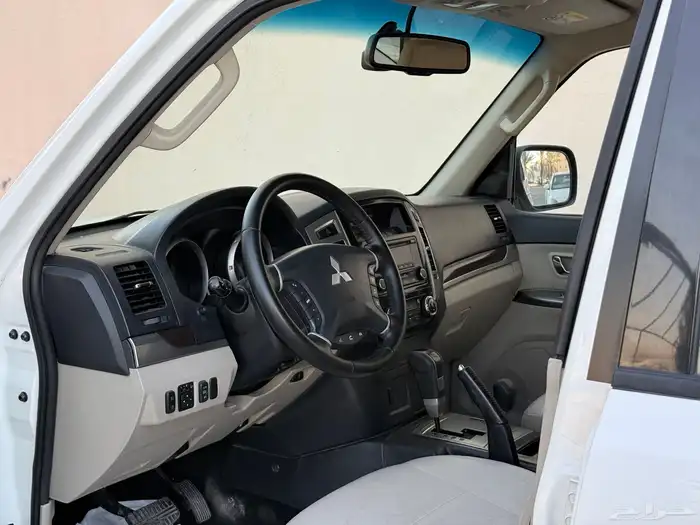 ميتسوبيشي باجيرو قمة النظافه موديل 2020 6