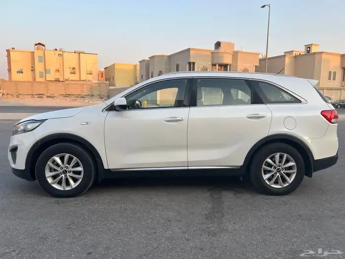 للبيع كيا سورنتو موديل 2016 4