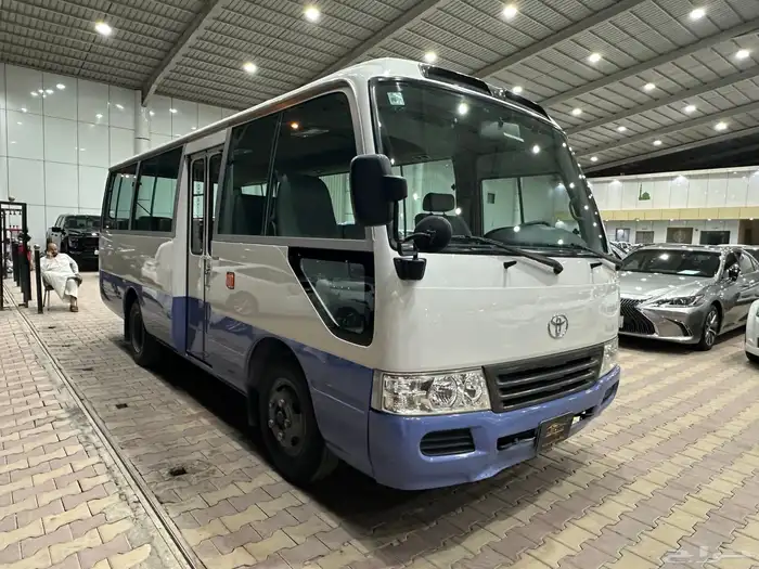 تويوتا باص كوستر موديل 2012 بنزين شبه جديد 2