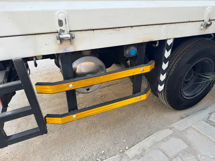 متسوبيشي كانتر صندوق مفتوح 18