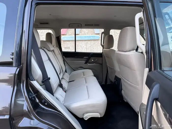 مستبيشي باجيرو GLS بني 2020 22