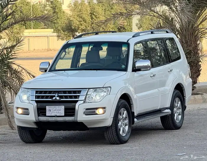 ميتسوبيشي باجيرو قمة النظافه موديل 2020 1