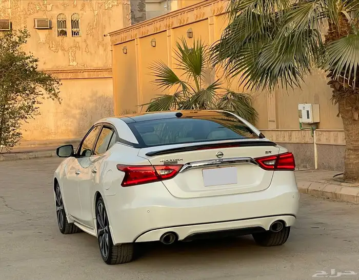 نيسان مكسيما 28