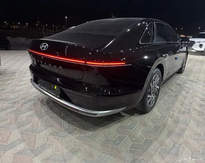 أزيرا 2023 فل كامل مع فتحة سقف 3