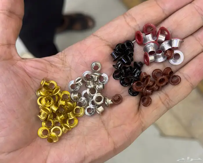 اكسسوارات منوعه شنط وحلقات وتقفيلات وبكلات احزمه اجراس جرس 24