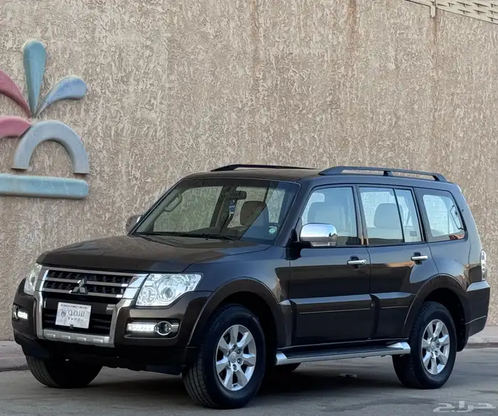 مستبيشي باجيرو GLS بني 2020 1