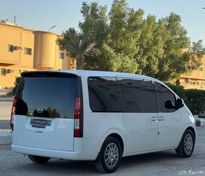 هيونداي ستاريا 2022 4