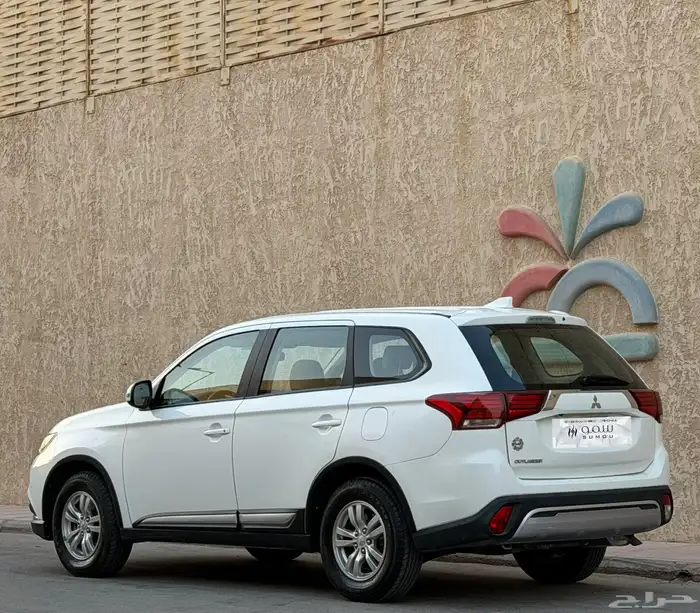 ميتسوبيشي اوتلاندر موديل 2020 8