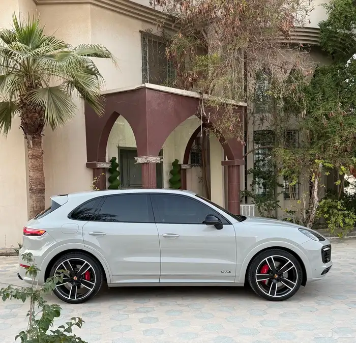 بورش كايين GTS موديل 2022 على الضمان 7