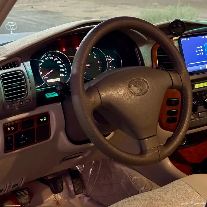 لاندكروزر 2004 عداد قليل ( قير عادي ) 14