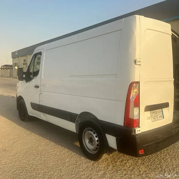 سيارة رينو ماستر باص 3