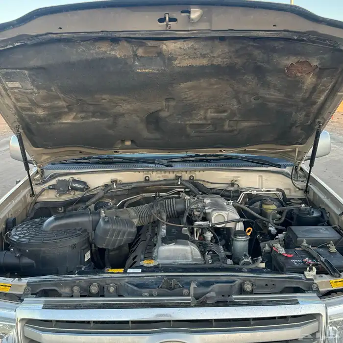 لاندكروزر 2006 ( قير عادي - اسبير علاق ) 31