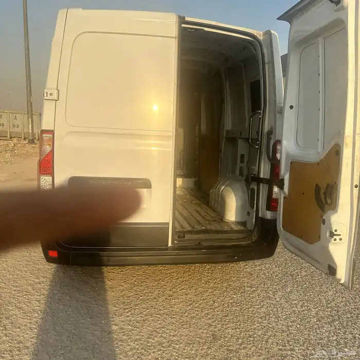 سيارة رينو ماستر باص 2