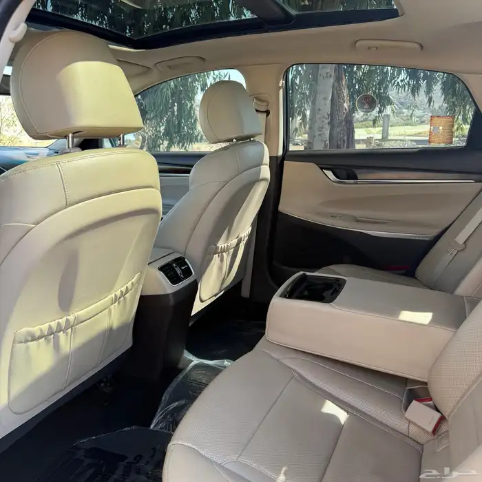 للبيع هونداي ازيرا 2018 فل كامل 6