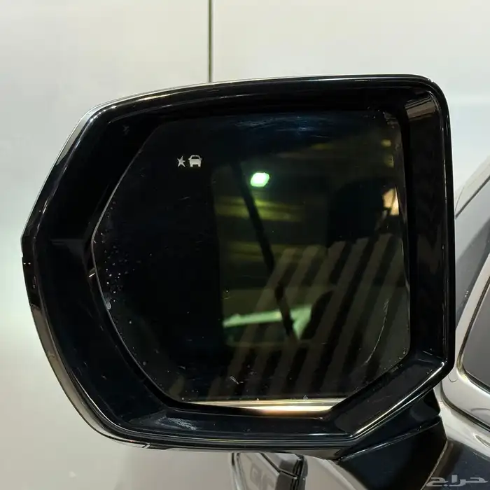 جيمس يوكن 2023 SLE (( بحالة الوكالة )) 30