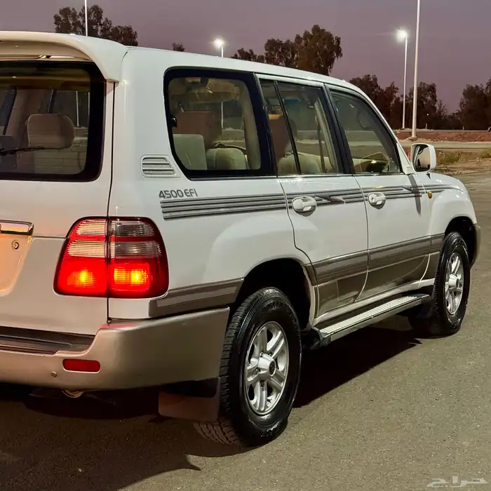 لاندكروزر 2004 عداد قليل ( قير عادي ) 8