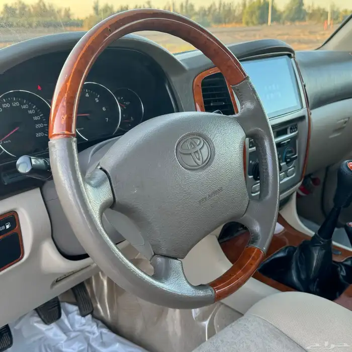 لاندكروزر 2006 ( قير عادي - اسبير علاق ) 30