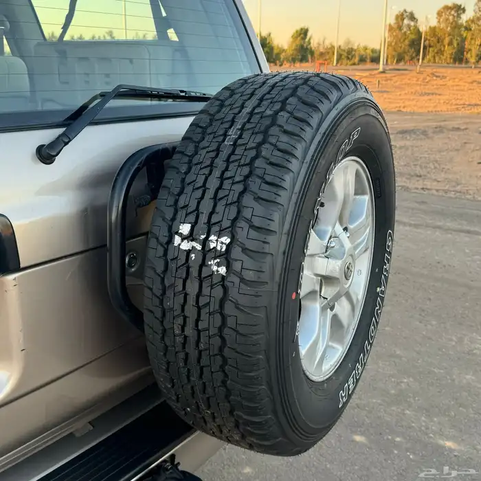 لاندكروزر 2006 ( قير عادي - اسبير علاق ) 13