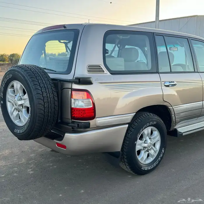 لاندكروزر 2006 ( قير عادي - اسبير علاق ) 11