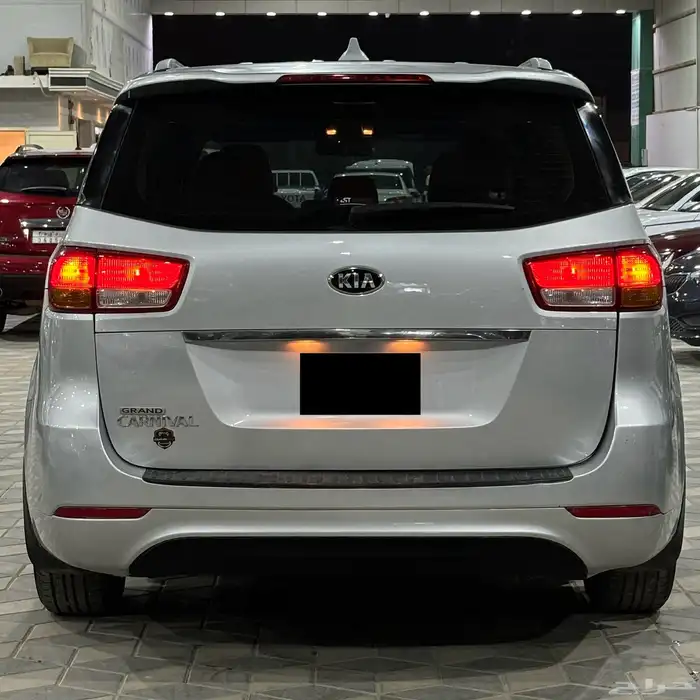 كيا كرنفال 2016 عائليه ثلاث صفوف 2