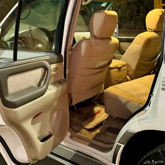 لاندكروزر 2004 عداد قليل ( قير عادي ) 16