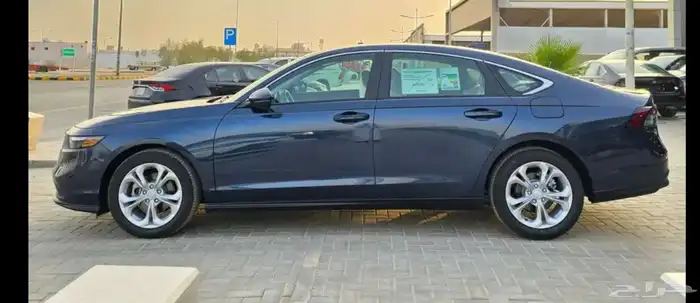 هوندا اكورد نص فل (ازرق غامق) 4