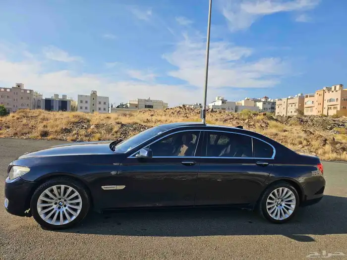 بي ام دبليو 2010 740li العداد 221500 8