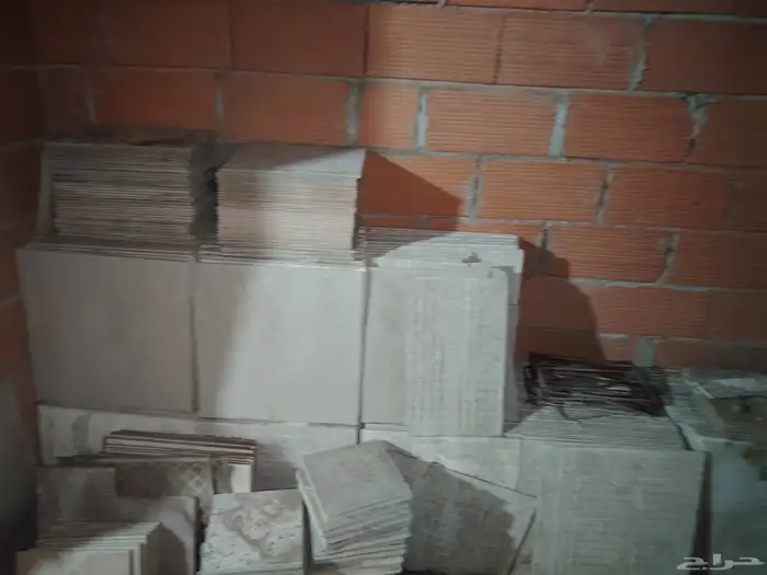 سيراميك للبيع سعر المتر 4 ريال كمية محدودة 0