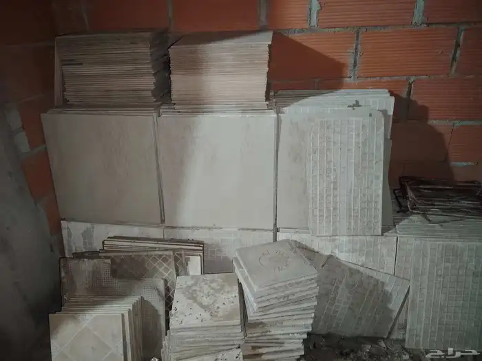 سيراميك للبيع سعر المتر 4 ريال كمية محدودة 1