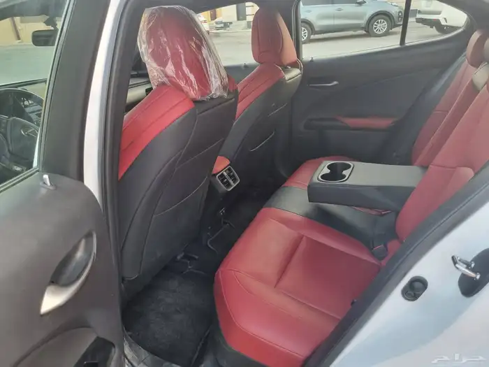 لكزس يو اكس UX 6