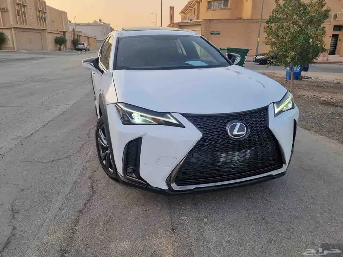 لكزس يو اكس UX 12
