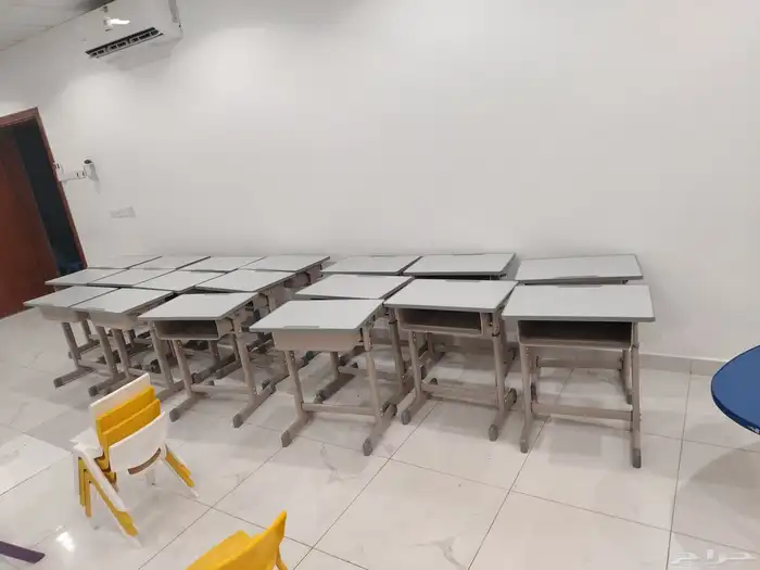 سبورات وطاولات وكراسي 11
