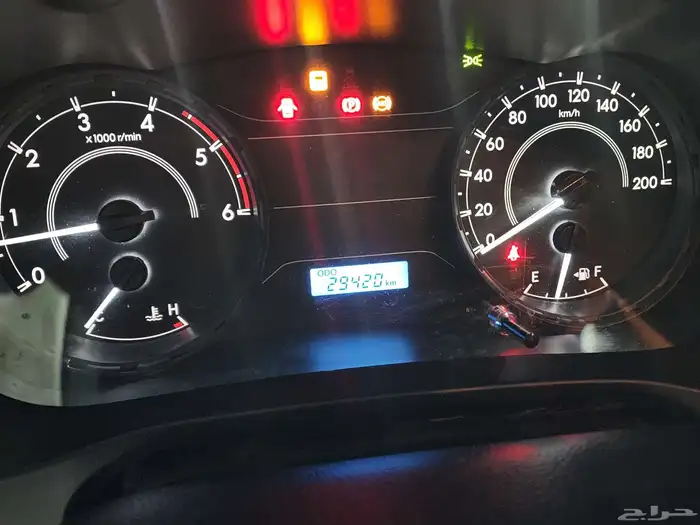 هايلوكس 2023 ديزل غماره عداد 29 الف 6