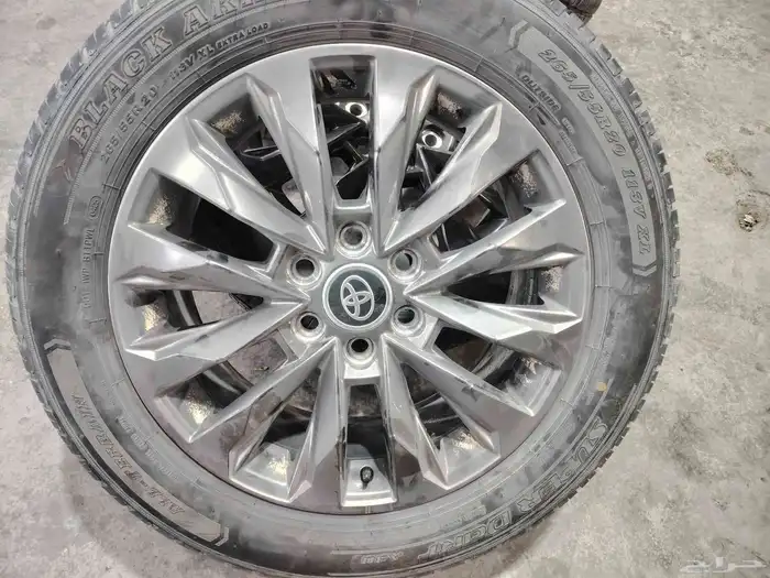 جنوط وكفرات جيب لاندكروزر 2022 2024 مقاس 20 5