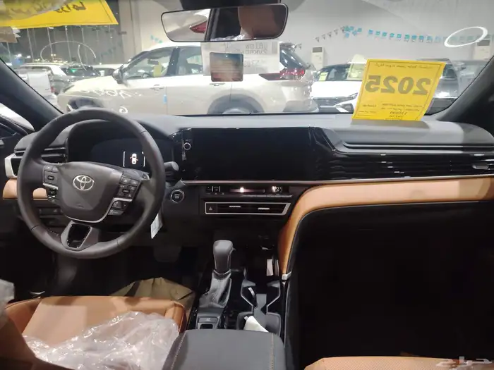 كامري جراندي البنزين باللون المميز التيتانيوم 2500 سي سي 9