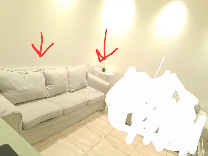 كنب ايكيا 3 مقاعد يبغى لها غسيل لون رمادي مع الطاولة وستارة 0