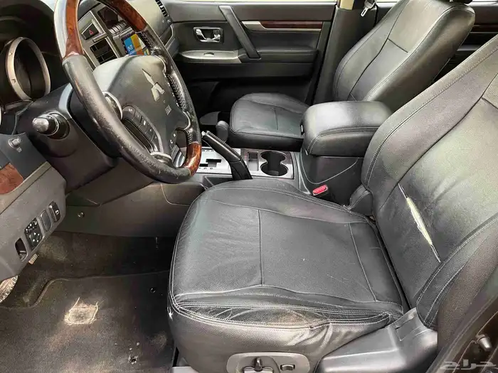 متسوبيشي باجيرو 2018 فل سعودي 30