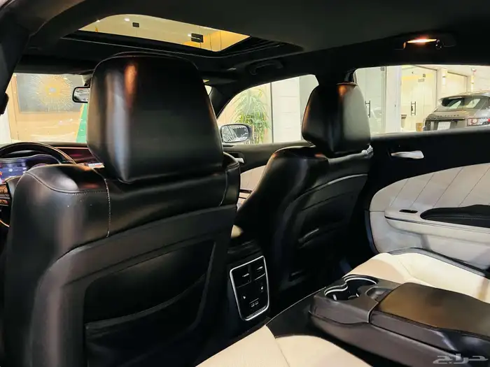 تشارجر 2018 V6 فل كامل سعودي بحاله ممتازه 9