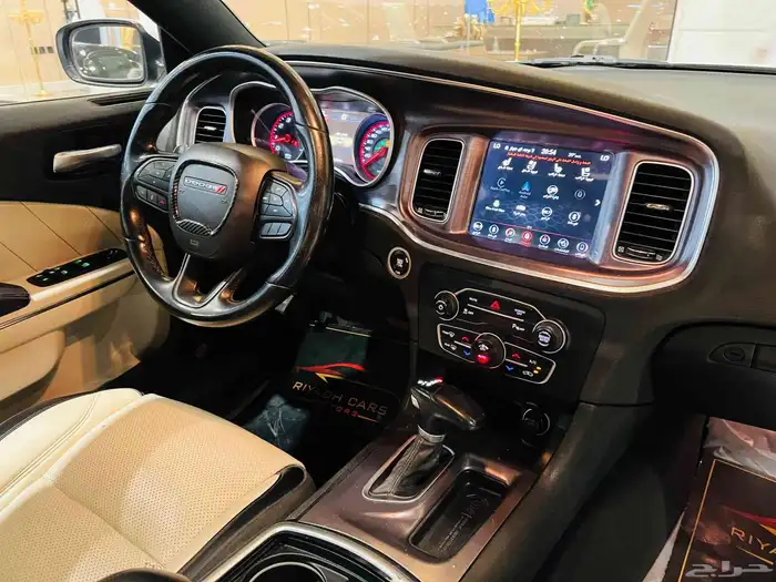 تشارجر 2018 V6 فل كامل سعودي بحاله ممتازه 10