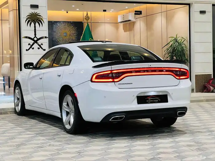 تشارجر 2018 V6 فل كامل سعودي بحاله ممتازه 4