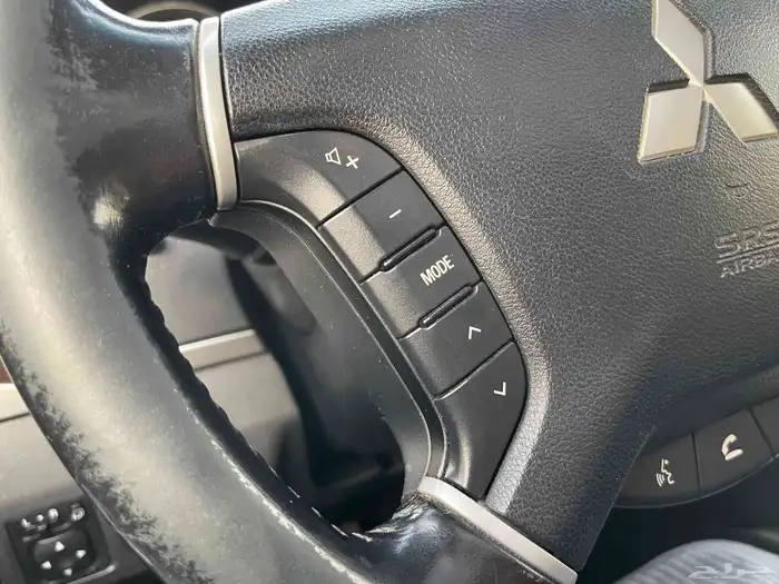 متسوبيشي باجيرو 2018 فل سعودي 13