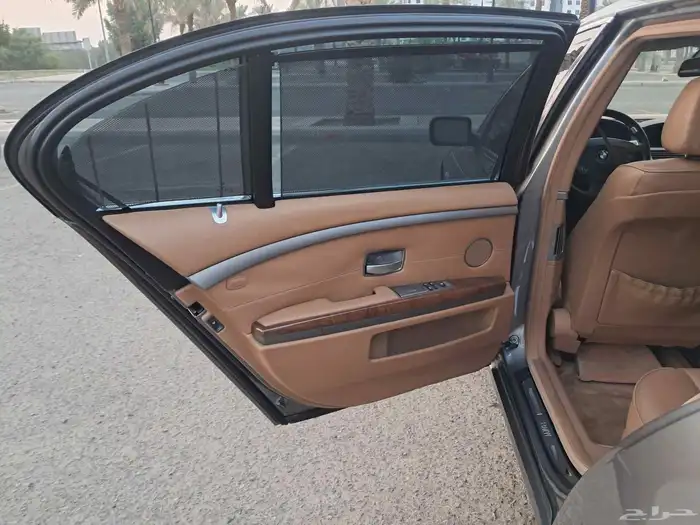 بي ام دبليو730الفئه المرغوبه فل كامل ممشى قليل وكاله 14