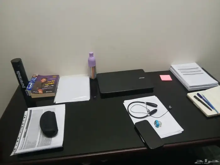 طاولة مكتب مذاكرة بحالة ممتازة 1
