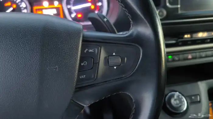 بيجو ترافلر فل كامل موديل 2022 15