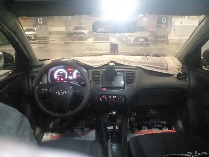 كيا ريو سياره مستعمل نطيفه 9