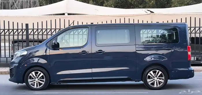 بيجو ترافلر فل كامل موديل 2022 3