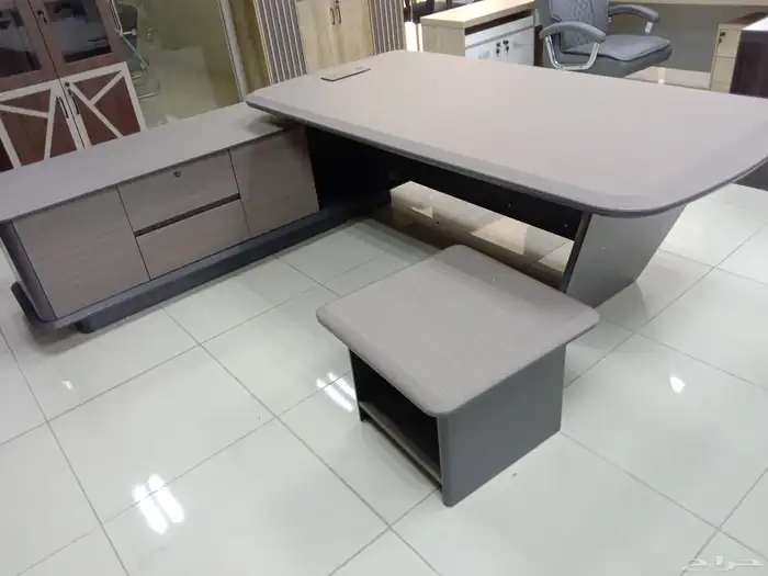طقم مكتب مدير فخم مودرن مع اثنين دولاب و طاولة شائي 4