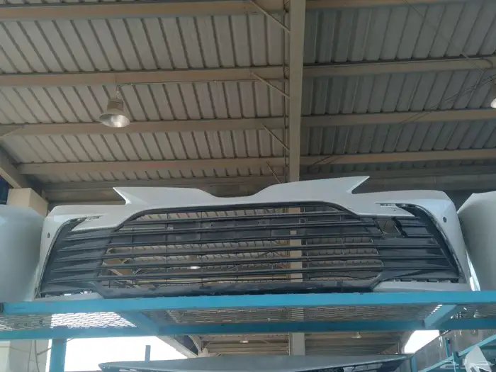 صدامات وشمعات تويوتا 2018_2025 8